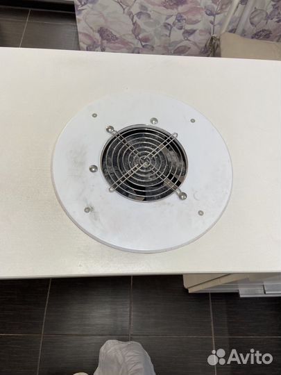 Стол для мастера маникюра