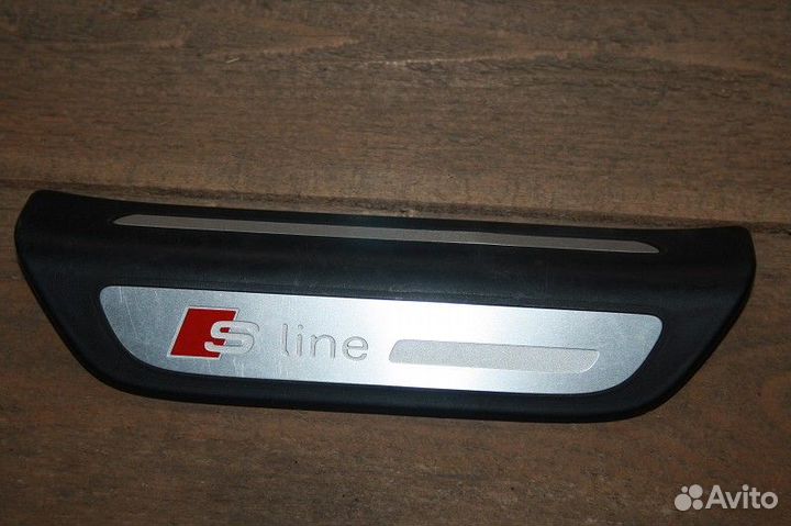 Накладка на порог задняя правая (внутренняя) audi