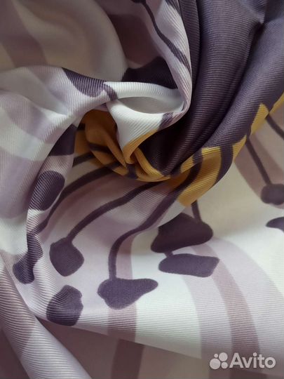 Платок Шелковый Valentino Ромашка новый