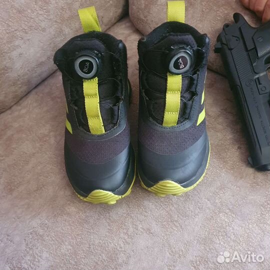 Кроссовки adidas