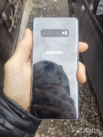 Телефон Samsung galaxy s10 plus