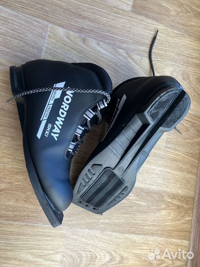 Лыжные ботинки