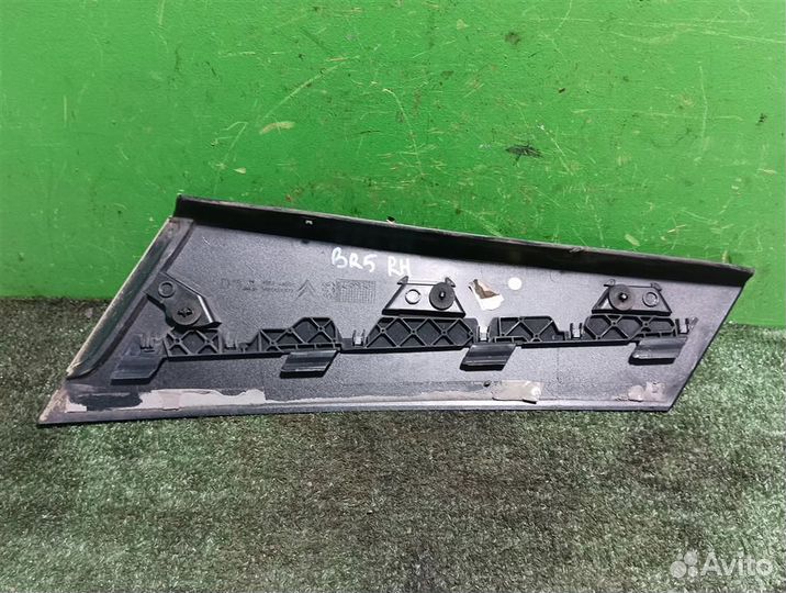 Накладка стойки наружная правая Citroen C5 2009