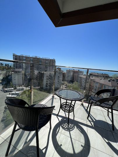 2-к. квартира, 85 м², 10/12 эт.