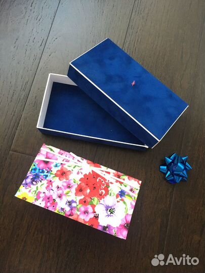 Подарочная коробка с открыткой