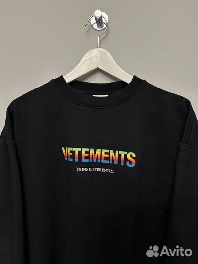 Свитшот Vetements Think Differently