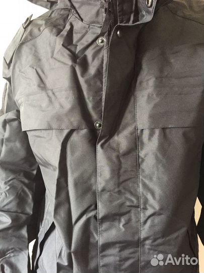 Чёрный костюм для охраны и отдыха