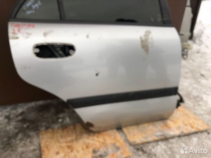 Дверь задняя правая Mitsubishi Carisma 2003