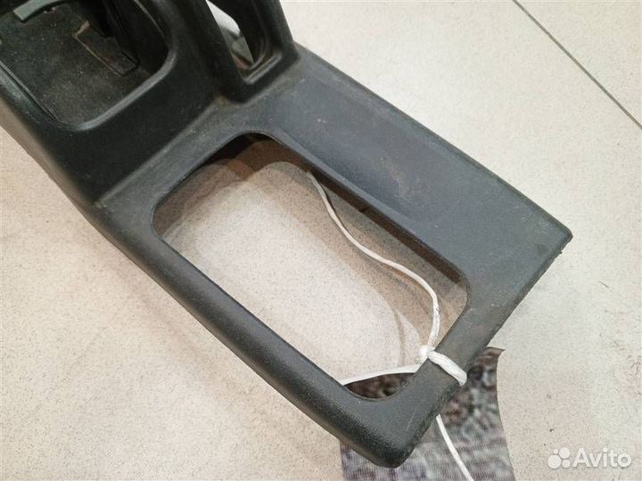 Консоль центральная Mitsubishi Pajero iO 1998-2007