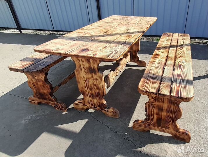 Стол и две лавочки