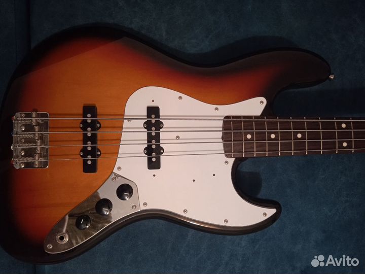Бас гитара Fender Jazz bass Japan