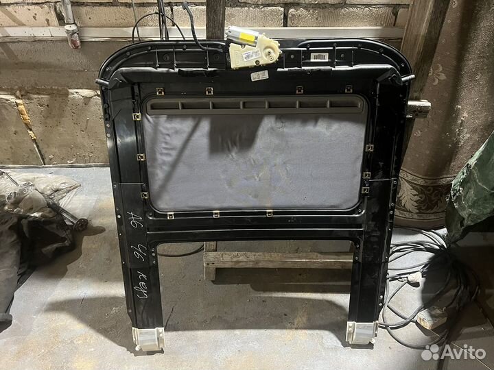 Люк с мотором