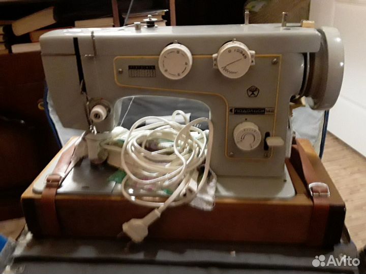 Швейная машина
