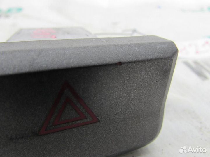 Кнопка аварийной сигнализации для Hyundai Accent 2