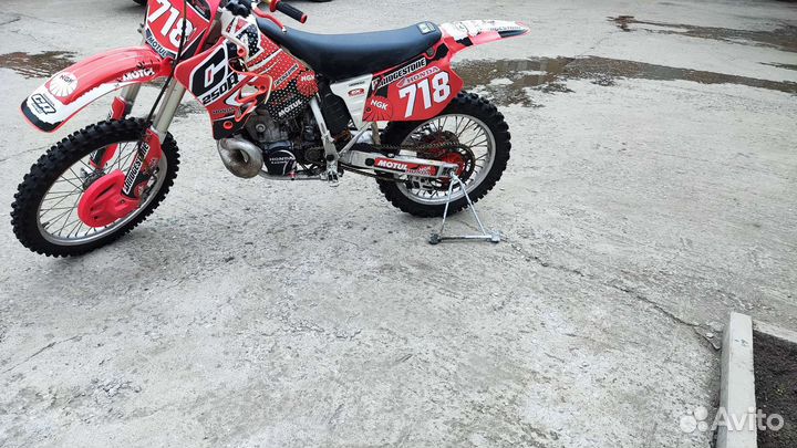 Продаю Хонда cr250r
