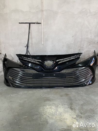 Пердный бампер на camry 70