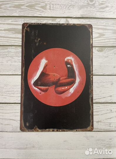 Декор на стену