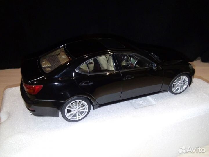 1/18 Lexus IS350 (Autoart)