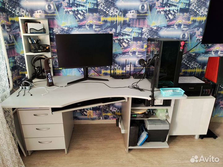 Компьютерный стол