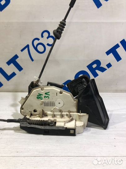 Замок двери задний левый skoda yeti 1.2 DSG