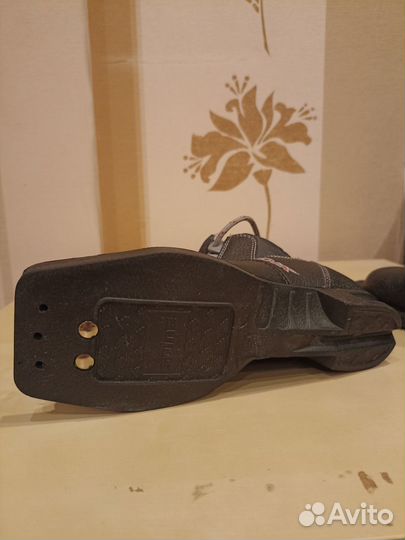 Лыжные ботинки