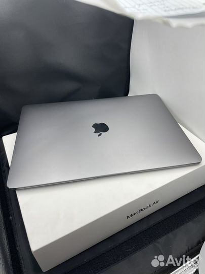 Macbook Air 13 (2020), 256 гб, М1