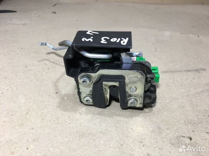 Замок двери задний правый Kia Rio 3 седан