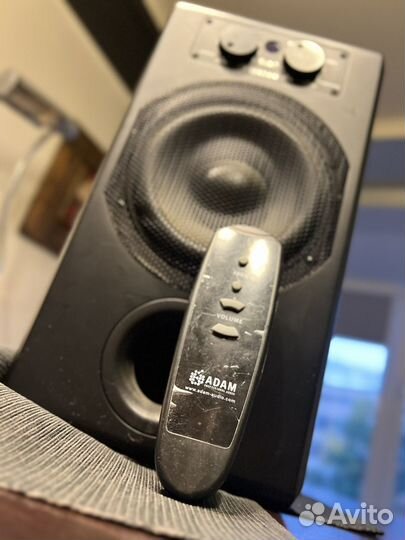 Активный сабвуфер Adam sub 7
