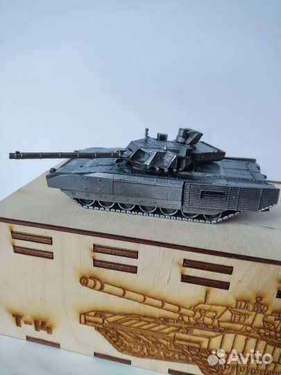 Модель танка Армата Т-14 в масштабе 1/72