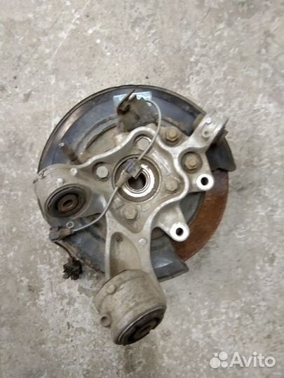 Кулак задний со ступицей Хонда CR-V 3