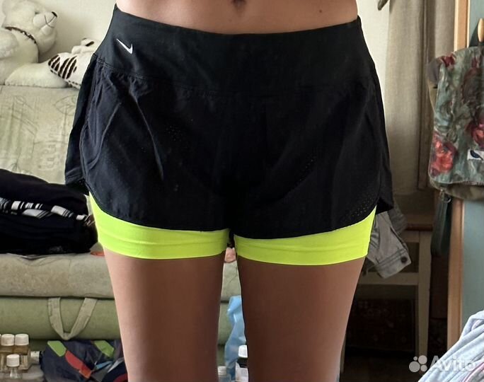 Шорты спортивные Nike женские