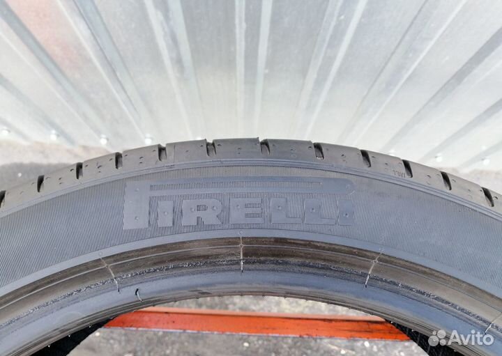 Pirelli P Zero PZ4 225/45 R19 96Y