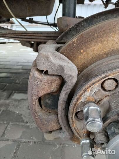 Тормомозные суппорта на nissan patrol