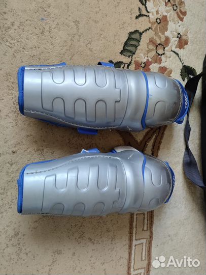 Щитки хоккейные