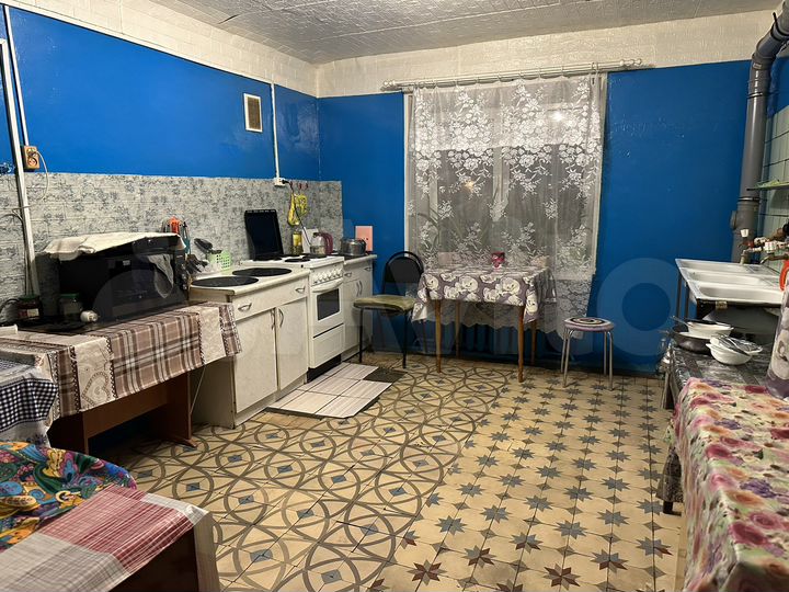 Комната 13 м² в > 9-к., 2/2 эт.