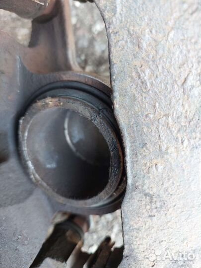 Суппорт передний рав 4