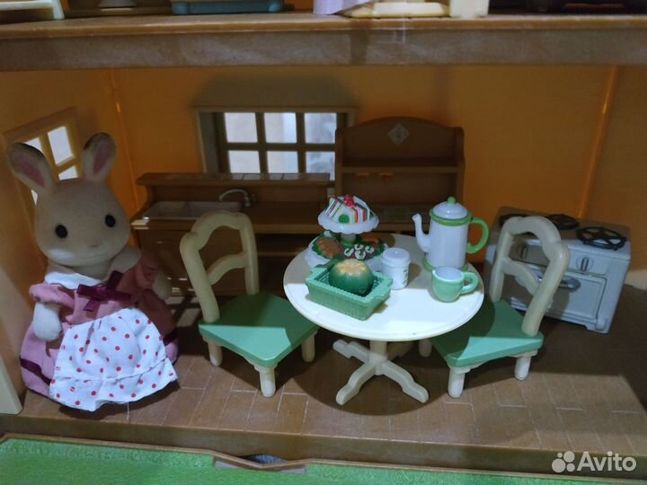 Sylvanian families домик с мебелью и кроликами