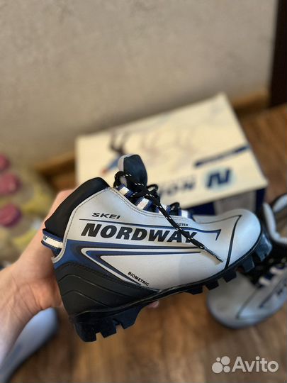 Лыжные ботинки