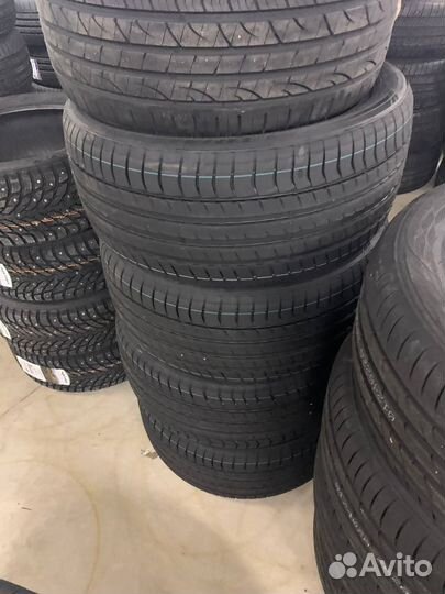 Fortune FSR702 245/40 R18 97Y