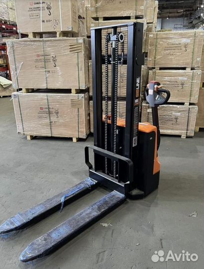 Уникальный Самоходный Штабелер Модель J