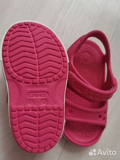 Детские сандалии crocs