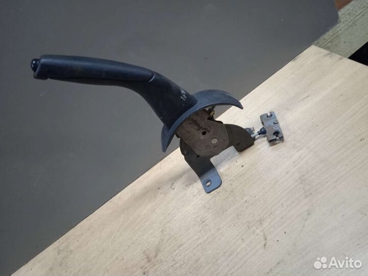 Рычаг стояночного тормоза Mitsubishi carisma митсу