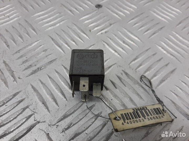 Реле (прочие) Volkswagen Passat B5 1999 8D0951253A