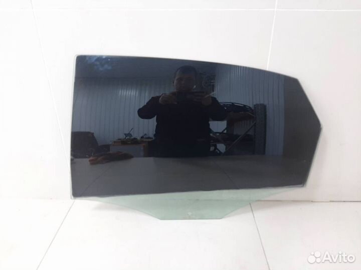 Стекло двери задней левой Volkswagen Polo Sed RUS