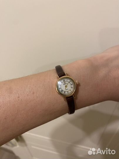 Часы золотые Ника