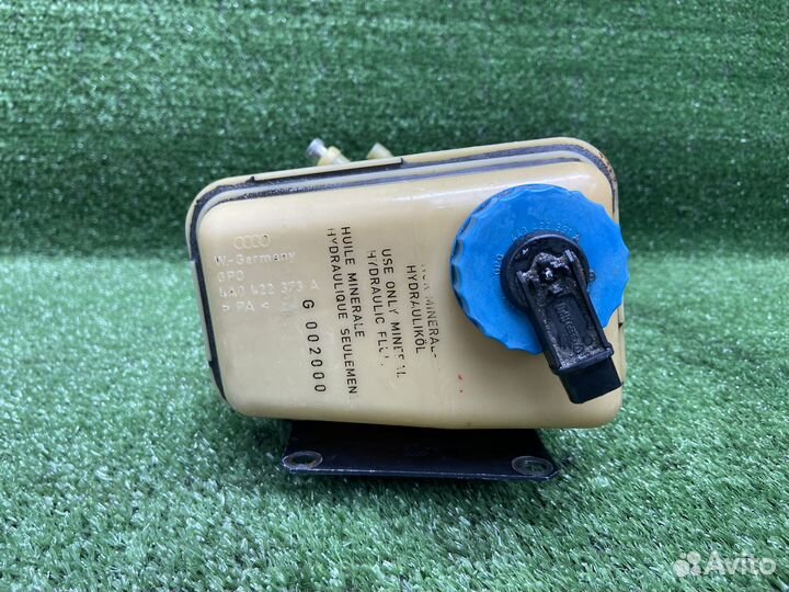 Бачок гур Audi 100