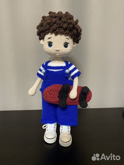 Кукла вязанная ручной работы