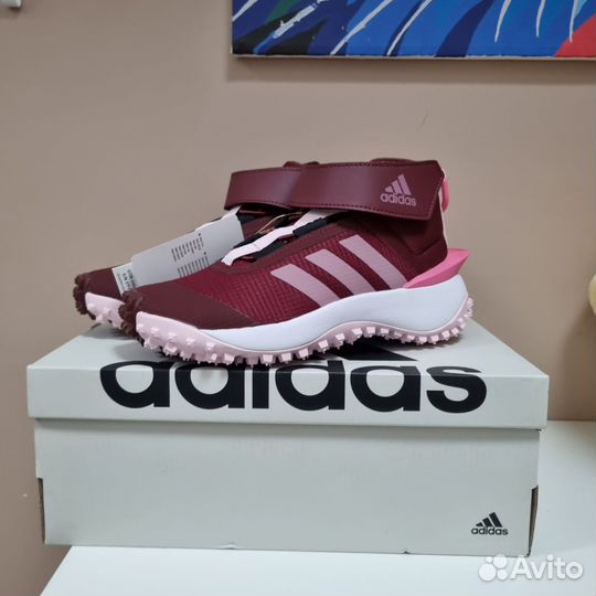 Новые демисезонные ботинки adidas 32