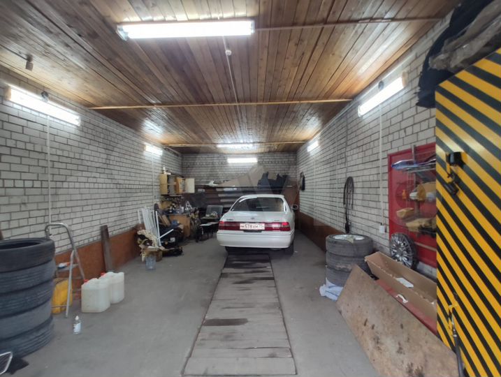 Гараж, > 30 м²