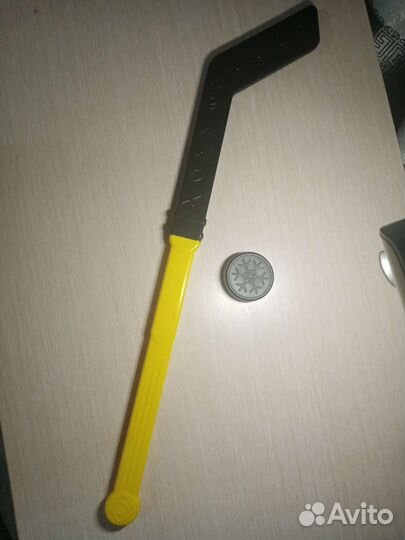 Клюшка хоккейная с шайбой